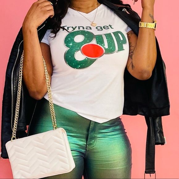 NEW TRENDY WHITE V-NECK SHORT SLEEVE GREEN AND RED GRAPHIC - Picture 1 of 6